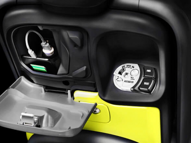 MOBILE CHARGER SOCKET