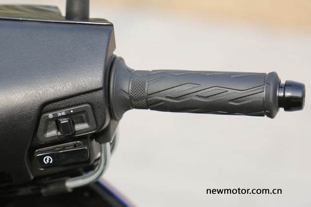 Suzuki Swing-R 125 สวิตช์ด้านขวา