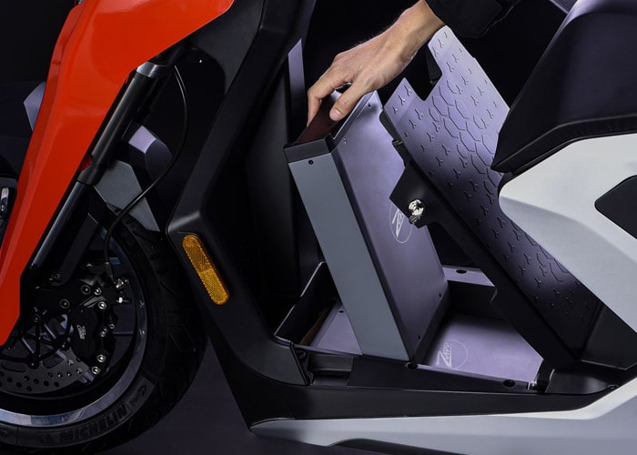 เปิดตัว Zapp i300 สกูตเตอร์ไฟฟ้า แบตเตอรี่ถอดเปลี่ยนได้