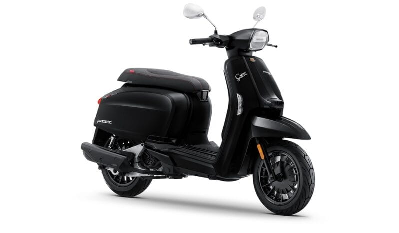 V200 Special เวอร์ชั่นปี 2021 สีดำ