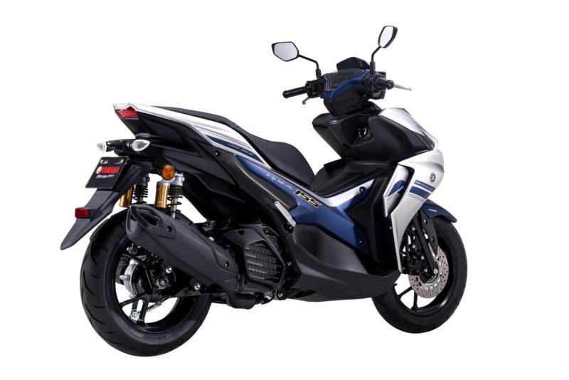 เปิดตัวโฉมใหม่ Yamaha NVX 2023 สีเงิน