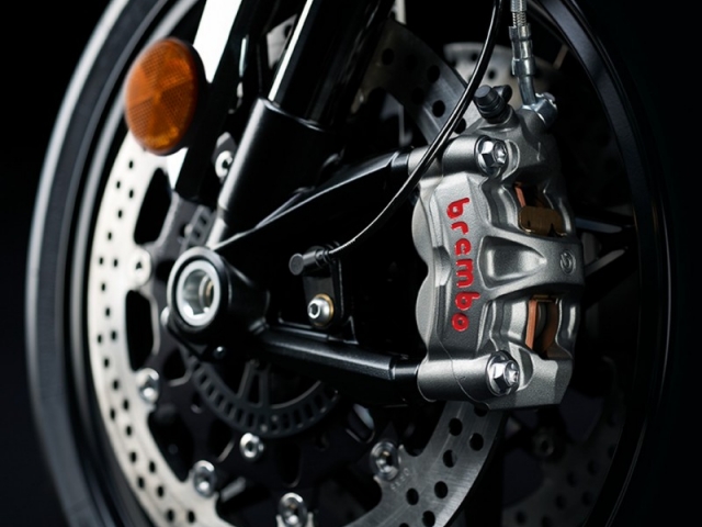 ปั๊มเบรกหน้าของ BREMBO แบบ ABS