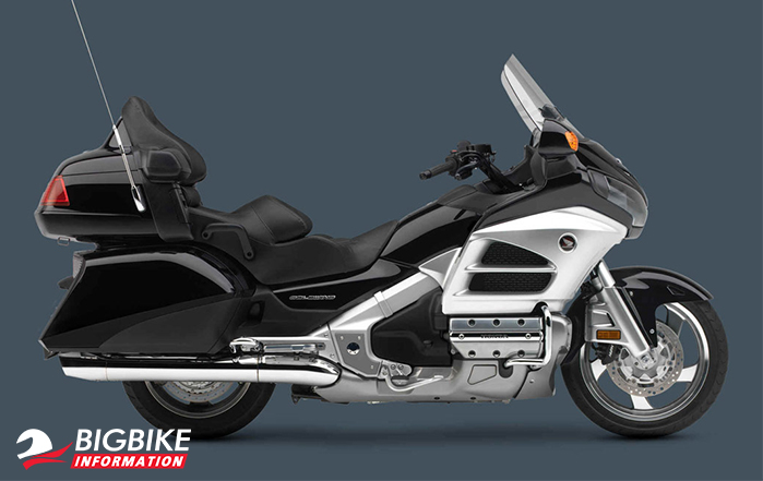 ภาพ Honda Goldwing GL1800F สีดำ ด้านข้าง