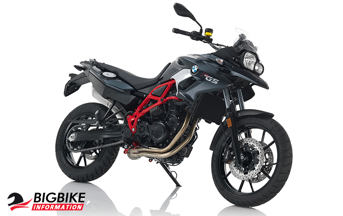 ภาพ BMW F 700 GS สีน้ำเงินเข้ม ด้านข้าง