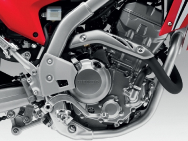 เครื่องยนต์ ลูกสูบเดี่ยว 4 จังหวะ DOHC 249.6 ซีซี.
