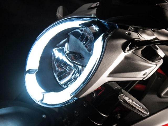 ไฟหน้า LED