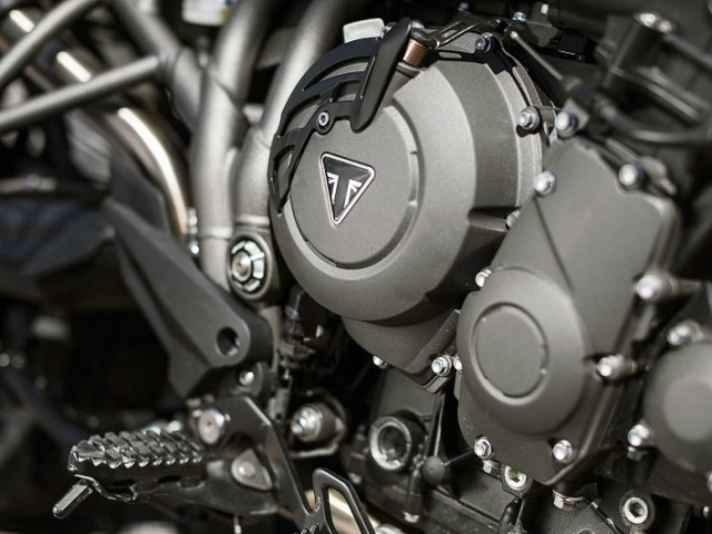เครื่องยนต์ 3 สูบ แถวเรียง 4จังหวะ DOHC 12 วาล์ว ขนาดเครื่องยนต์ 800 ซีซี