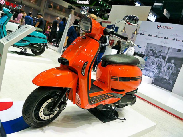 ด้านข้าง Lambretta V125