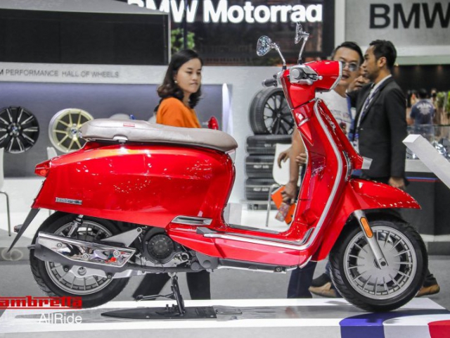 ด้านข้าง Lambretta V200