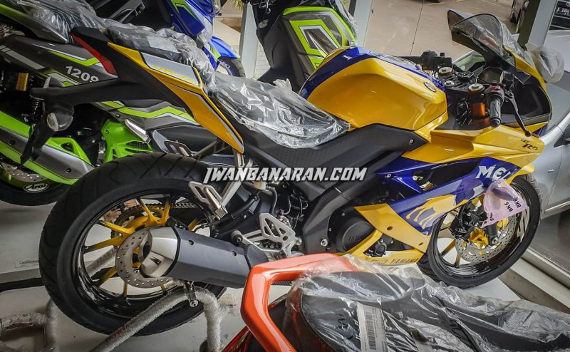 Yamaha YZF-R15 ปี 2019 ช่วงด้านข้าง