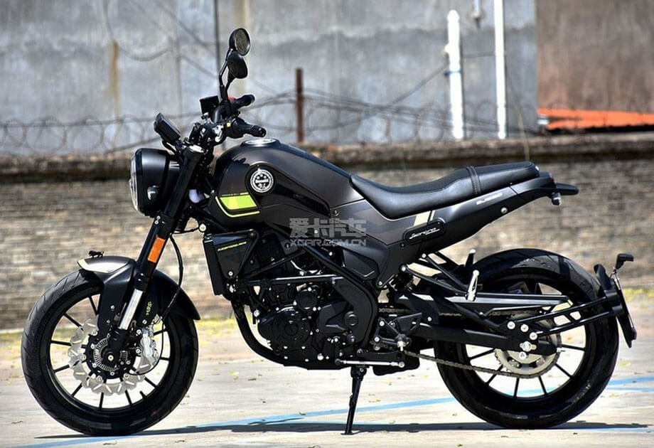 เบเนลลี Leoncino 250cc เปิดตัวที่จีน สีดำ