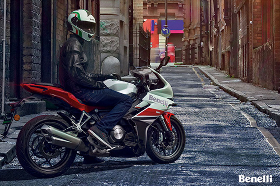 Benelli 302R Sports Bike