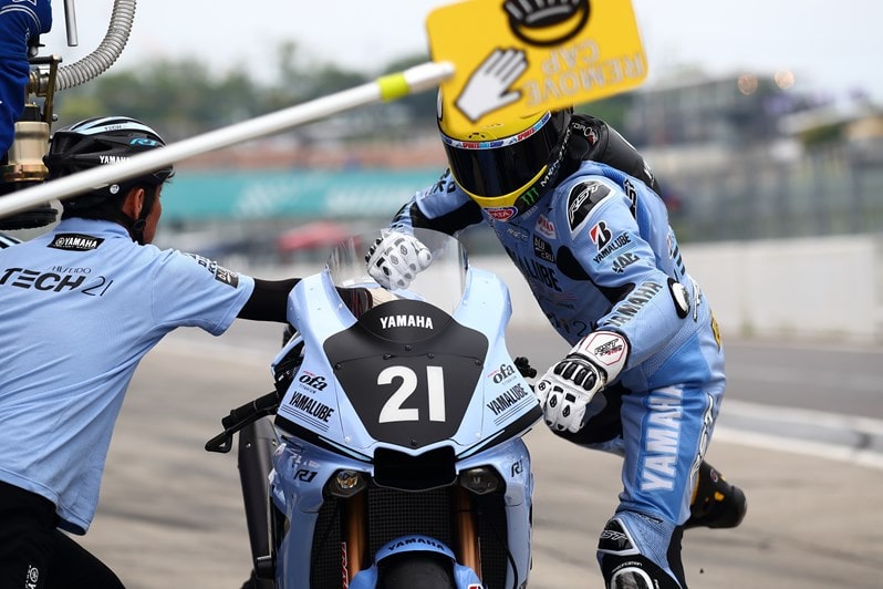 นักแข่งและทีมงานของ Yamaha Factory Racing