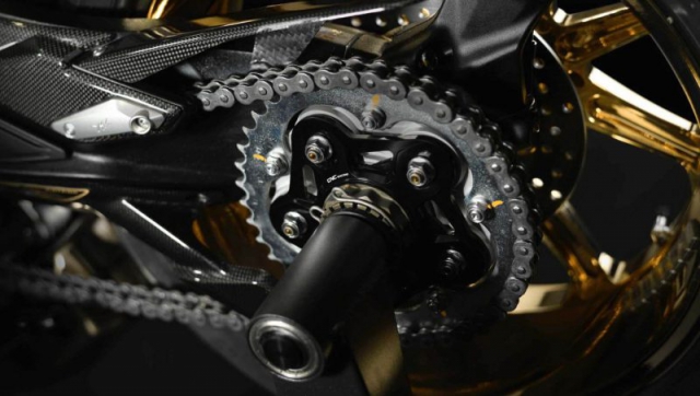 MV Agusta Dragster 800 RC รุ่น Shining Gold ช่วงล้อ