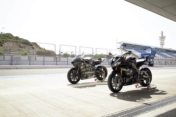 เผยโฉม New Triumph Daytona 765