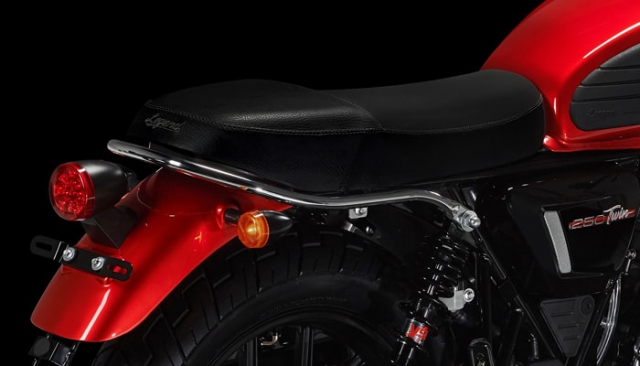 GPX Legend 250Twin 2019 เบาะและไฟท้าย