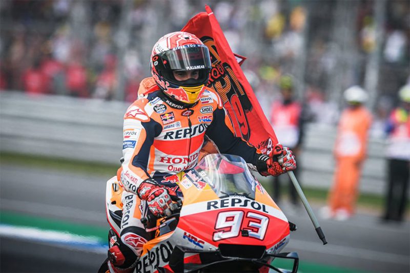 Marquez เป็นแชมป์รายการพีทีที ไทยแลนด์ กรังด์ปรีซ์ เป็นครั้งที่ 2 ติดต่อกัน