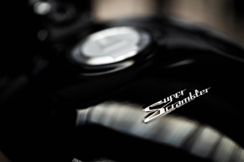 เผยภาพ Super Scrambler 1200 ที่มาพร้อมการสลักชื่อรุ่น