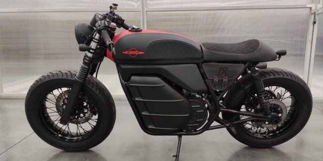 Kalashnikov สไตล์ Café Racer