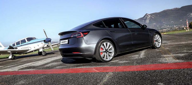 ตัวอย่าง Tesla Model 3