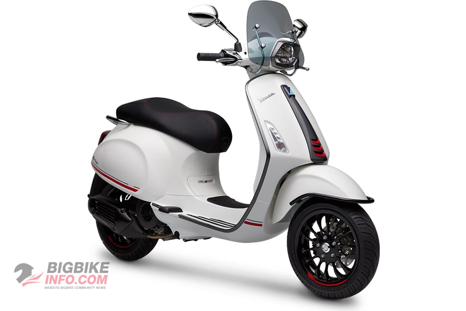 Vespa Sprint 150 I-GET Carbon Edition สีขาว