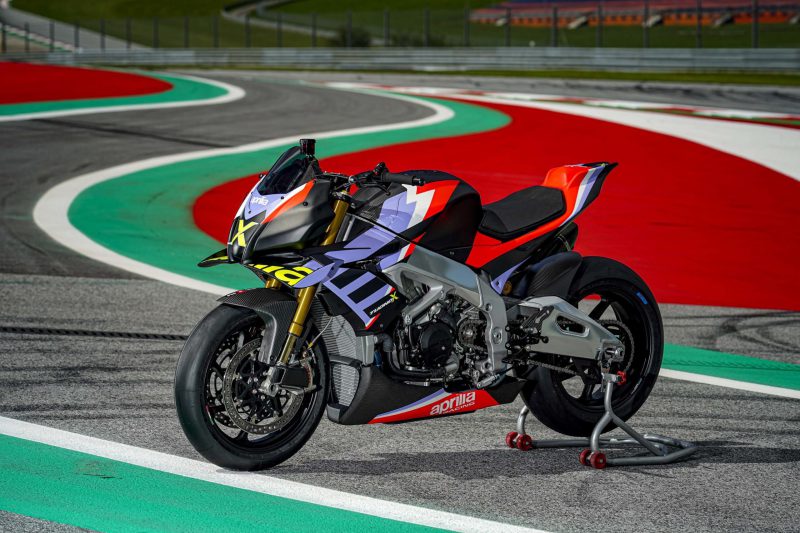 Aprilia-Tuono-V4-X-hi-res-01