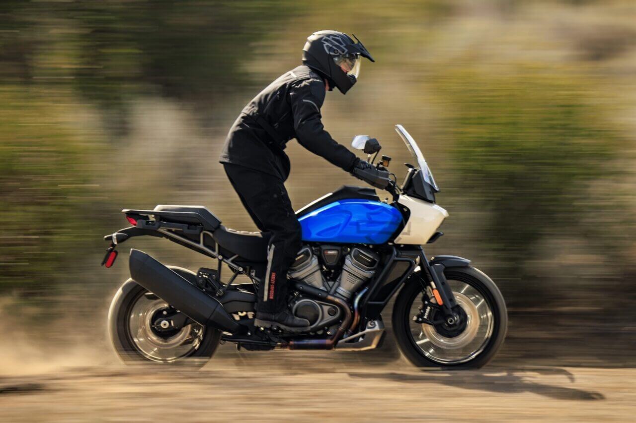 Harley-Davidson Pan America 2022 สีฟ้า