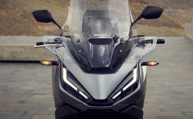 Honda NT1100 ไฟหน้า