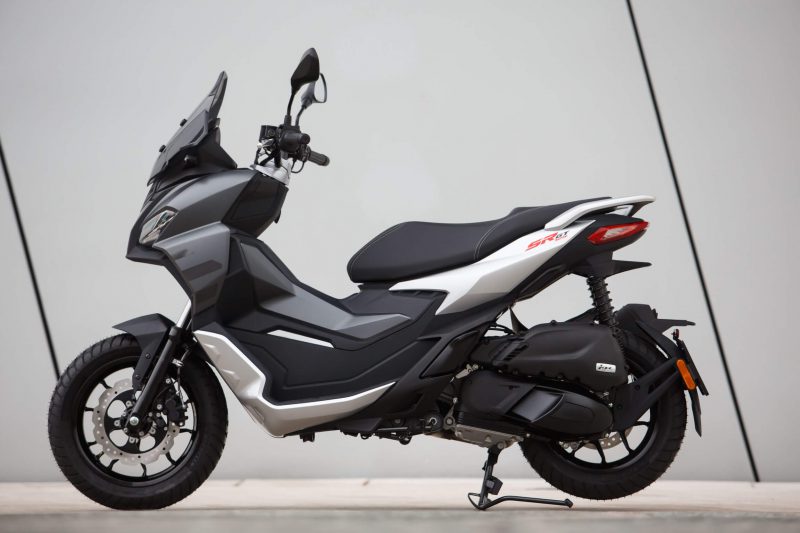New SR GT 125 และ SR GT 150 2022 สีดำ