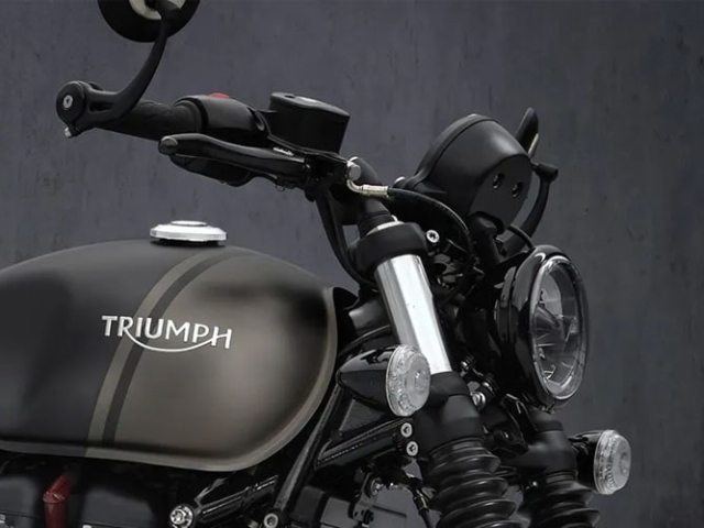 Triumph Bonneville Bobber ไฟหน้า