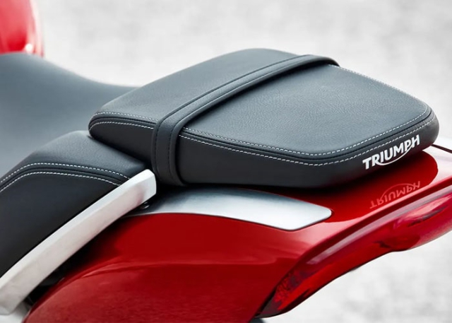Triumph Rocket 3 เบาะนั่ง