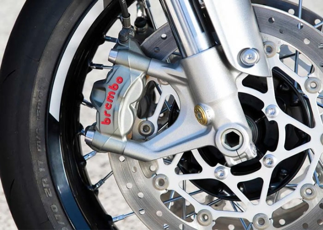 Triumph Thruxton RS ระบบเบรก