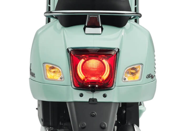 Vespa GTS Super 150 I-GET ABS ไฟท้าย