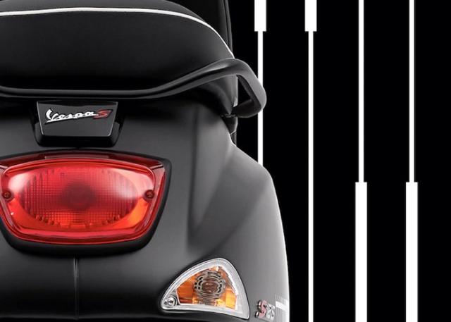 Vespa S 125 I-GET Monochrome Special Edition 2021 ไฟท้าย
