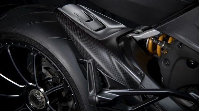 ดูคาติ Diavel 1260 พร้อมอุปกรณ์เสริมบังโคลนหลัง