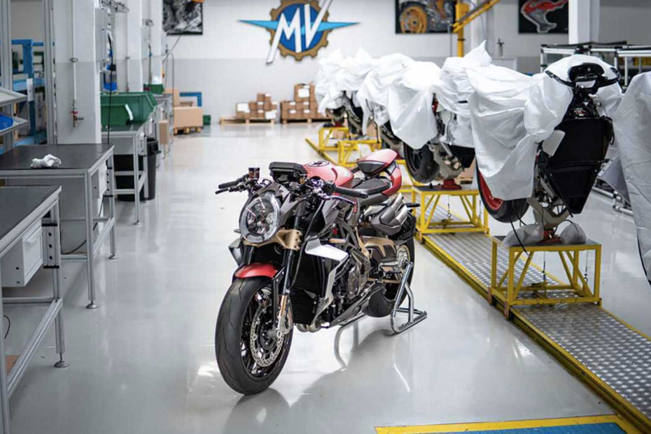 โรงงาน Piaggio และ MV Agusta ถูกบังคับให้หยุดปฏิบัติการต่างๆ ชั่วคราว